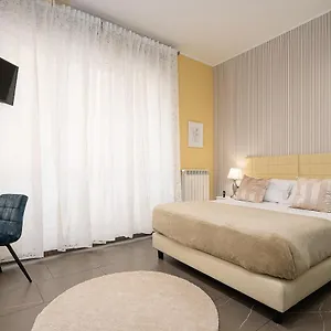 luxury-5-bedrooms-apartment-in-the-heart-of-milan.it-lombardy.com/